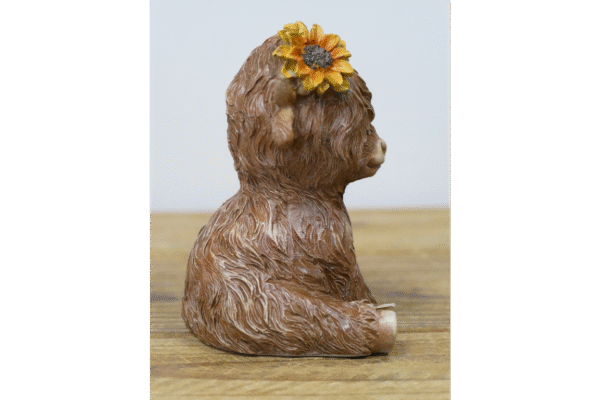 Sitting Highland Cow - Image 2